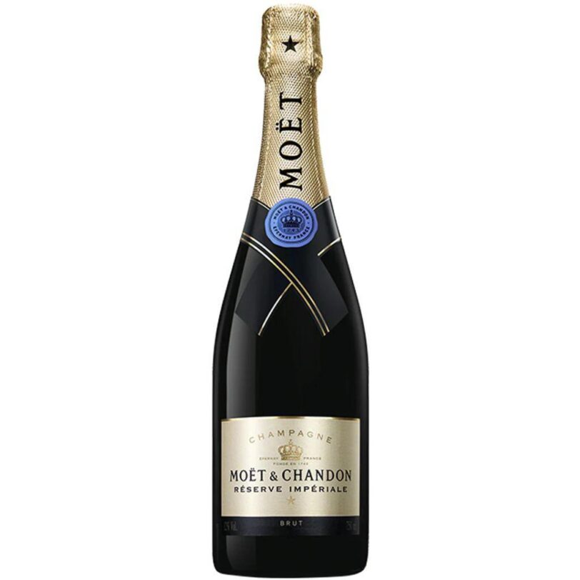 Bottiglia di Champagne Moët & Chandon Réserve Impériale, cuvée francese elegante e intensa, ideale per brindisi e occasioni speciali.