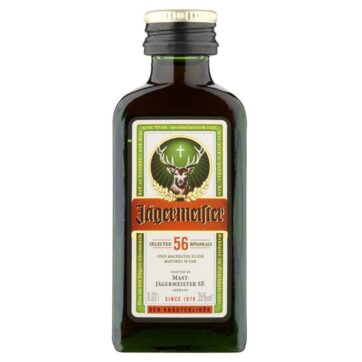 Mini bottiglia di Amaro Jägermeister da 2cl, liquore tedesco alle erbe con 56 botaniche, ideale come digestivo o collezione.