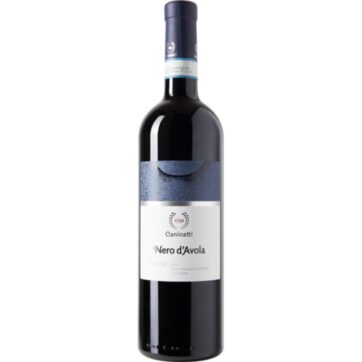 Bottiglia di CVA Aquilae Nero d’Avola – vino rosso siciliano DOC dal gusto intenso e armonioso