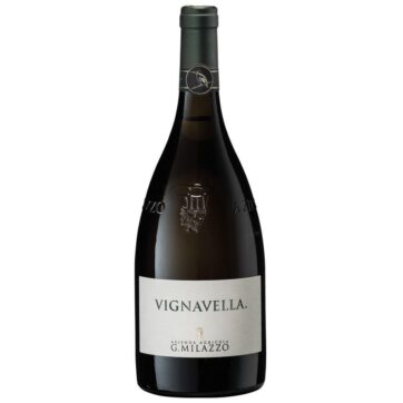 Bottiglia di Milazzo Vignavella – vino bianco siciliano elegante e aromatico con note floreali e agrumate.