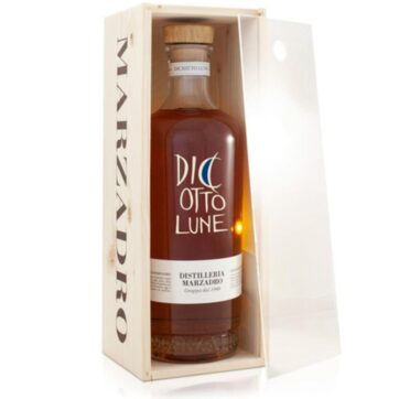 Grappa Marzadro Diciotto Lune Magnum – distillato trentino in legno, elegante confezione in cassetta di legno.
