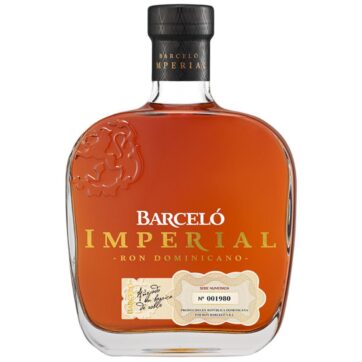 Bottiglia di Rum Barceló Imperial – rum dominicano premium dal gusto intenso e raffinato.