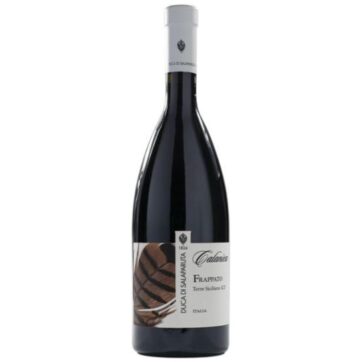 Bottiglia Duca di Salaparuta Calanica Frappato – vino rosso siciliano fresco e fruttato.