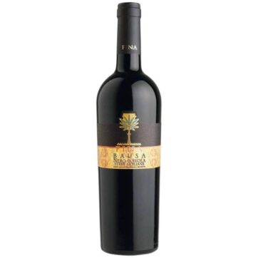 Bottiglia di Fina Bausa Nero d’Avola Terre Siciliane – vino rosso siciliano intenso e fruttato.