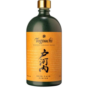 Bottiglia di Whisky Togouchi Beer Cask Finish – whisky giapponese maturato in botti di birra, con etichetta arancione.