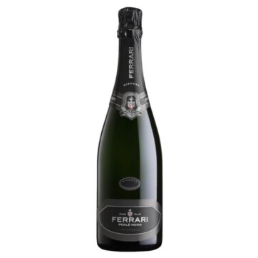 Bottiglia Trentodoc Ferrari Perlé Nero Riserva – spumante metodo classico 100% Pinot Nero, elegante e strutturato.