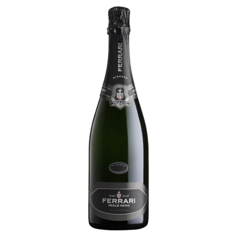 Bottiglia Trentodoc Ferrari Perlé Nero Riserva – spumante metodo classico 100% Pinot Nero, elegante e strutturato.