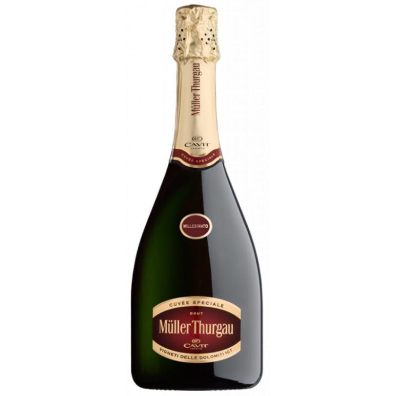 Bottiglia di Spumante Cavit Müller Thurgau Cuvée Millesimato, vino bianco frizzante trentino dal profumo floreale e gusto fresco ed equilibrato.