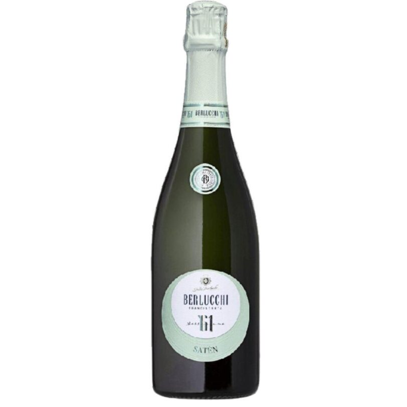 Bottiglia di Franciacorta Berlucchi Satèn, spumante metodo classico 100% Chardonnay dal gusto elegante e vellutato.