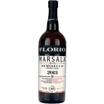Bottiglia di Marsala Florio Superiore Riserva 2013 Semisecco, vino siciliano DOC invecchiato in rovere.