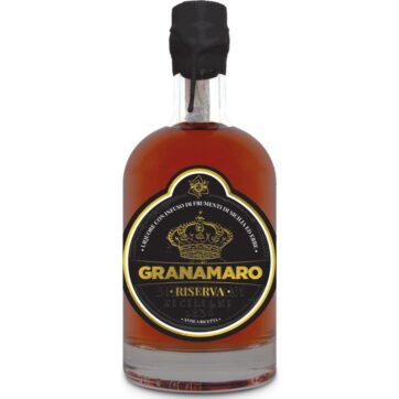 Bottiglia di Amaro Granamaro Riserva Siciliana con infuso di frumenti ed erbe